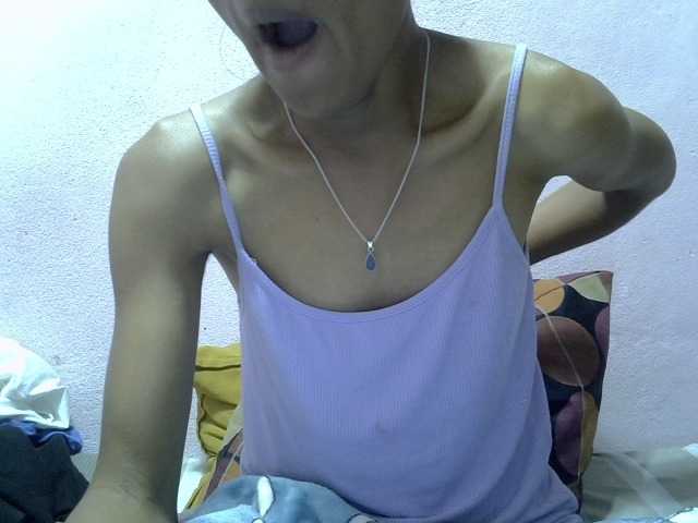 Yalane live cam on BongaCams