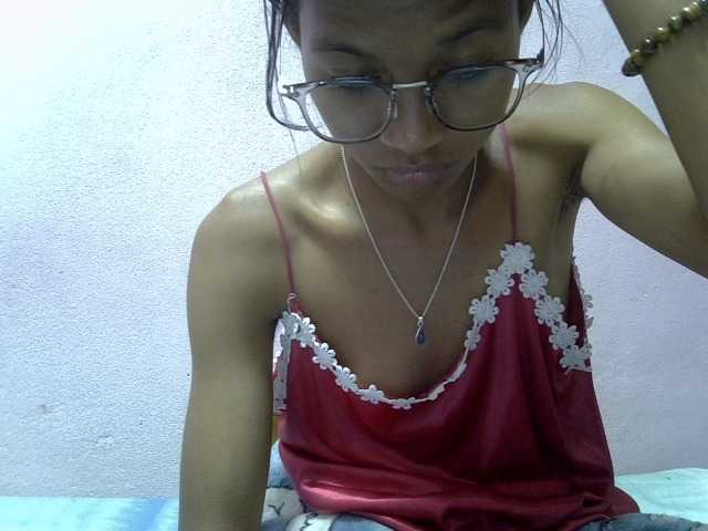 Yalane live cam on BongaCams