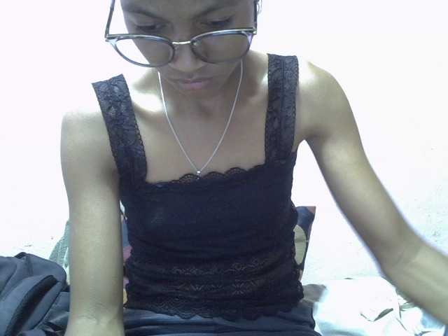 Yalane live cam on BongaCams