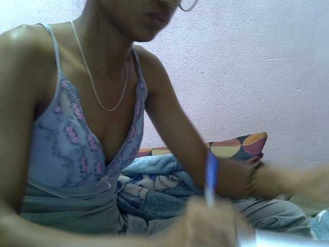 Yalane live cam on BongaCams