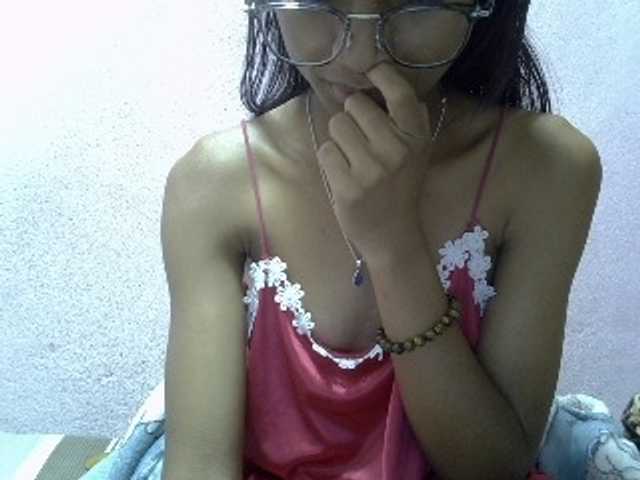 Yalane live cam on BongaCams