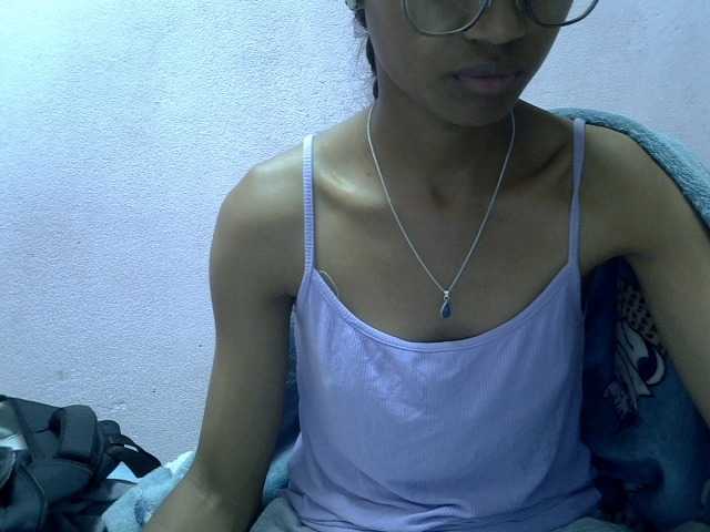Yalane live cam on BongaCams