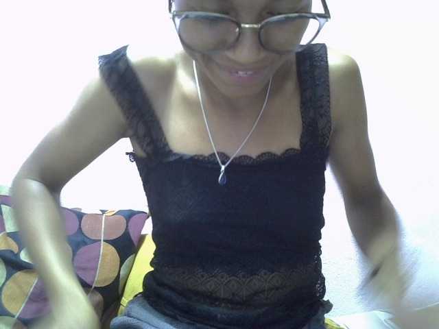 Yalane live cam on BongaCams