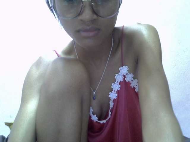 Yalane live cam on BongaCams