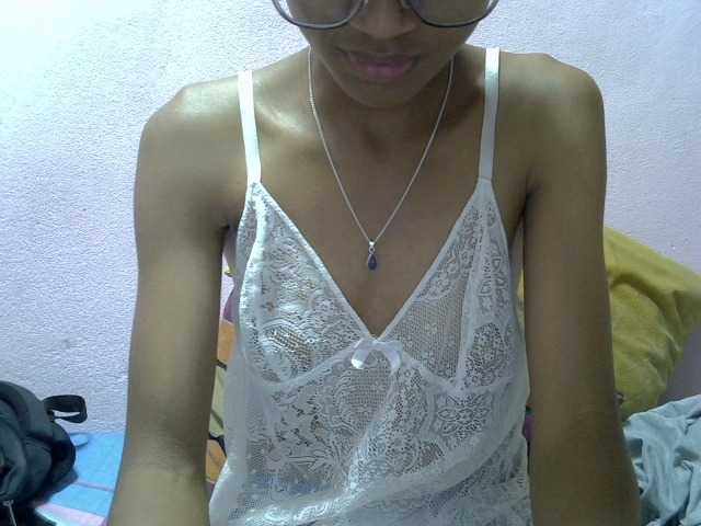 Yalane live cam on BongaCams