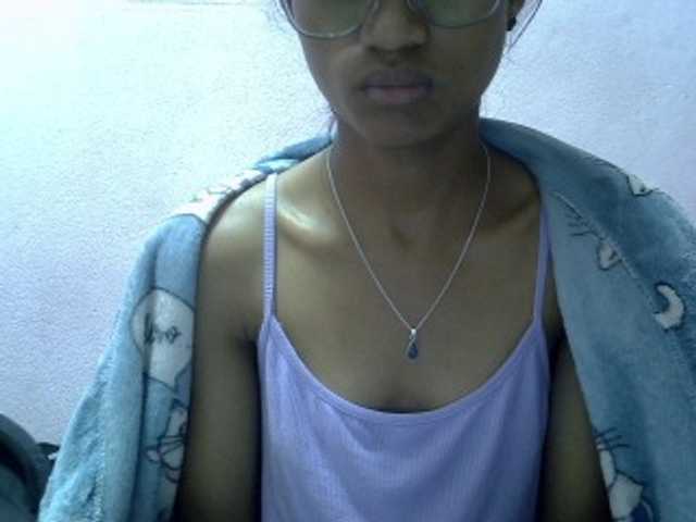 Yalane live cam on BongaCams