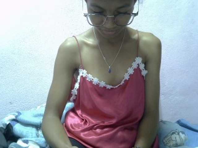 Yalane live cam on BongaCams