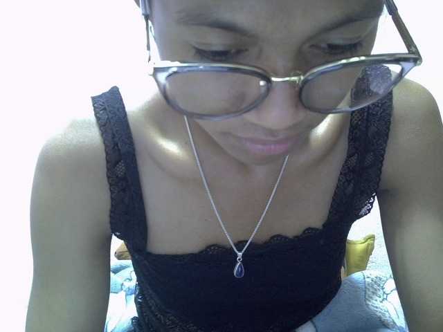 Yalane live cam on BongaCams