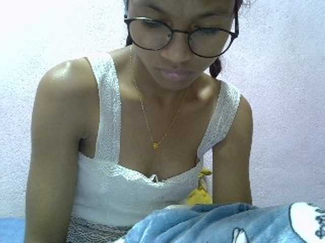 Yalane live cam on BongaCams