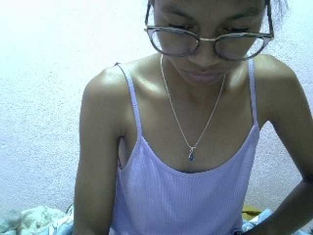 Yalane live cam on BongaCams