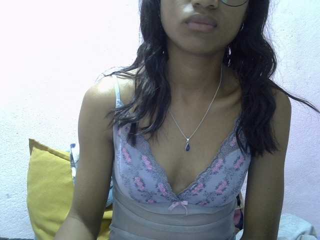Yalane live cam on BongaCams