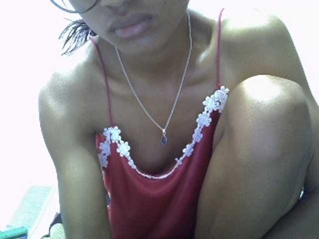 Yalane live cam on BongaCams