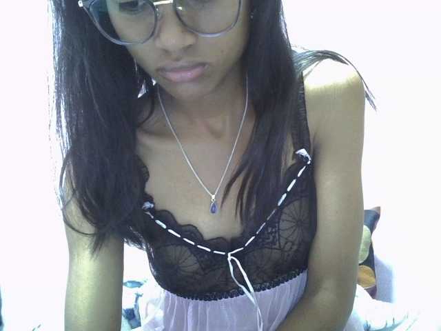Yalane live cam on BongaCams