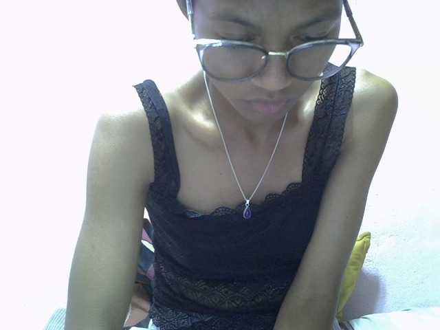 Yalane live cam on BongaCams
