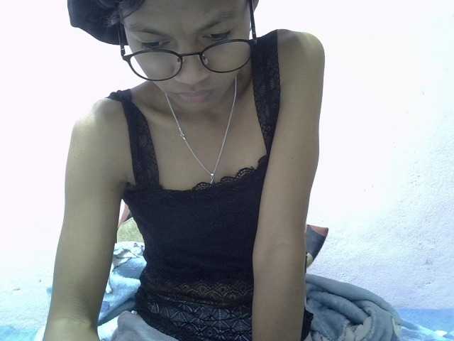Yalane live cam on BongaCams