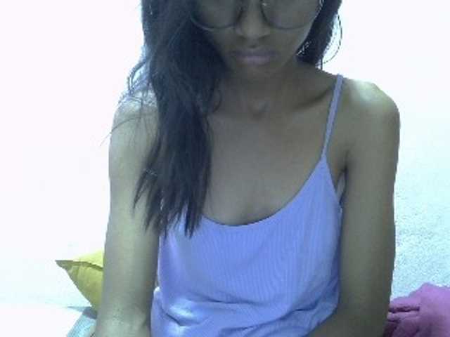 Yalane live cam on BongaCams