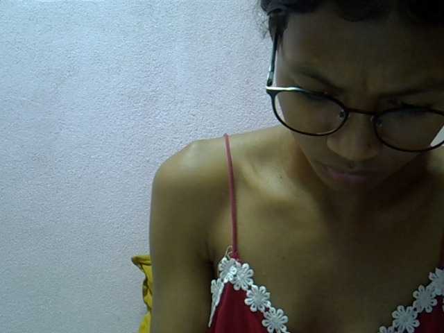 Yalane live cam on BongaCams