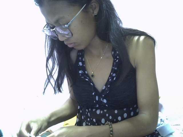 Yalane live cam on BongaCams