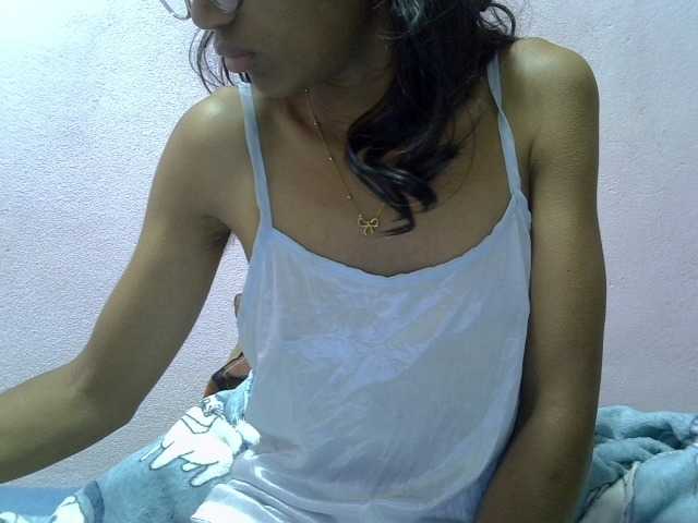 Yalane live cam on BongaCams