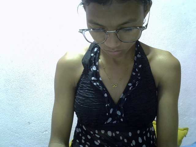 Yalane live cam on BongaCams