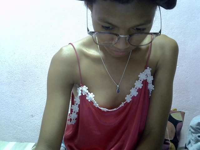 Yalane live cam on BongaCams