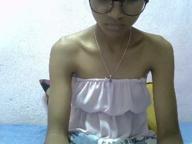 Yalane live cam on BongaCams