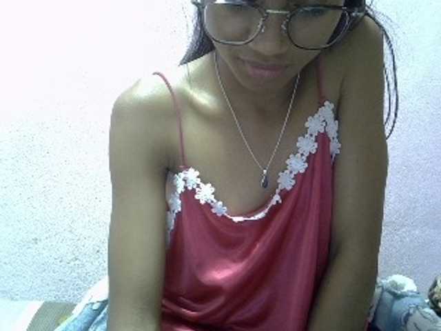 Yalane live cam on BongaCams