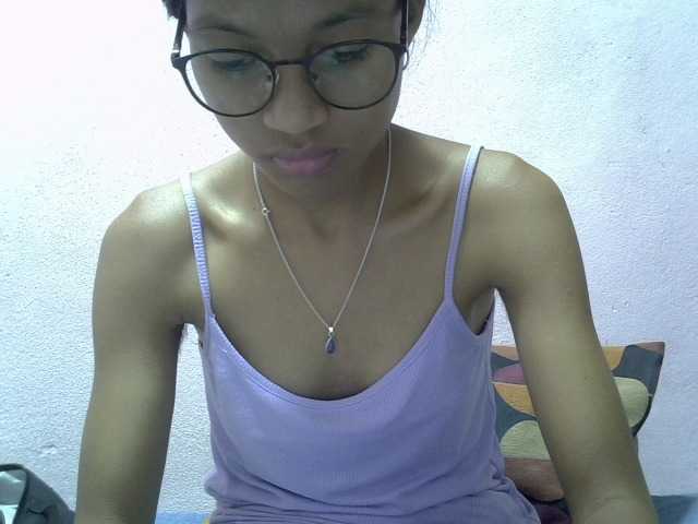 Yalane live cam on BongaCams