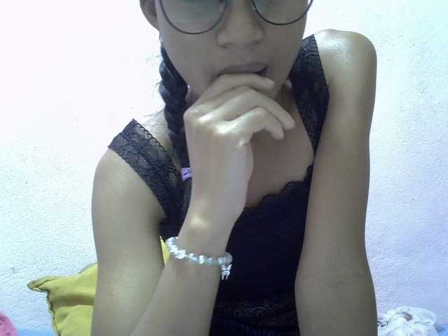 Yalane live cam on BongaCams