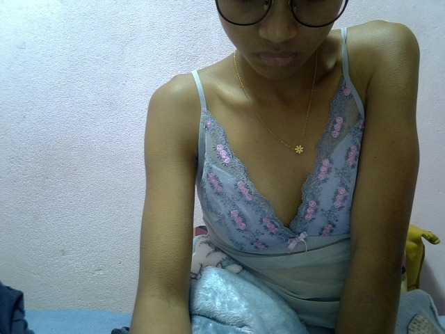 Yalane live cam on BongaCams