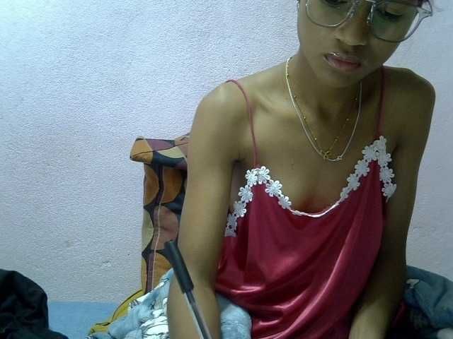 Yalane live cam on BongaCams