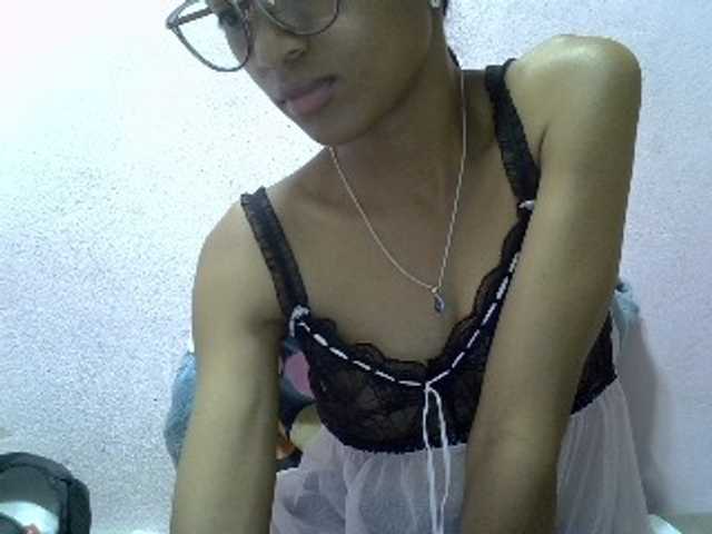 Yalane live cam on BongaCams