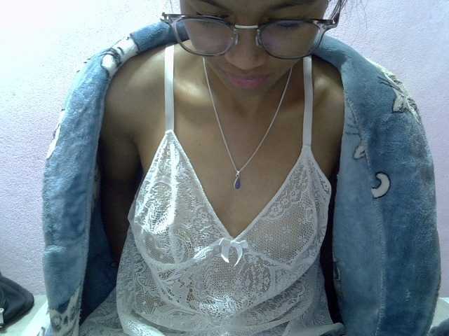 Yalane live cam on BongaCams