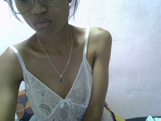 Yalane live cam on BongaCams
