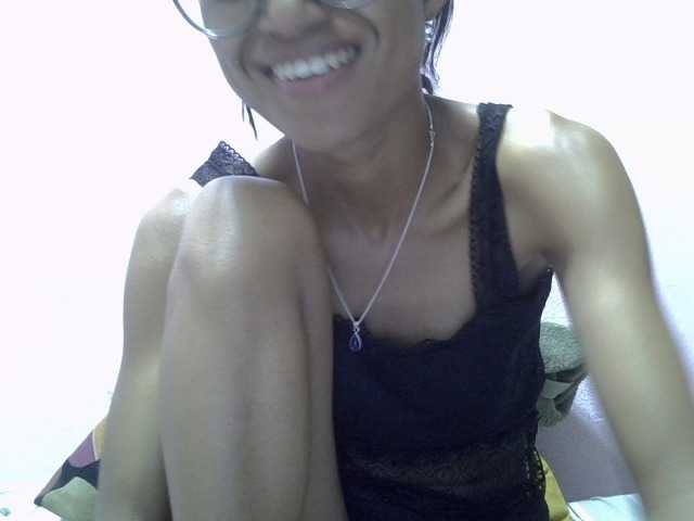Yalane live cam on BongaCams