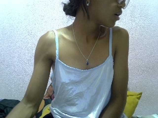 Yalane live cam on BongaCams