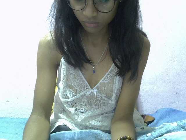 Yalane live cam on BongaCams