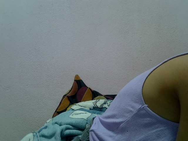 Yalane live cam on BongaCams