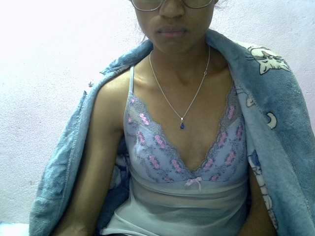 Yalane live cam on BongaCams