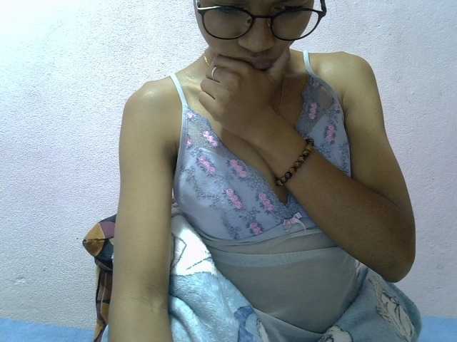 Yalane live cam on BongaCams