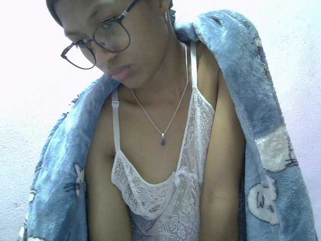 Yalane live cam on BongaCams