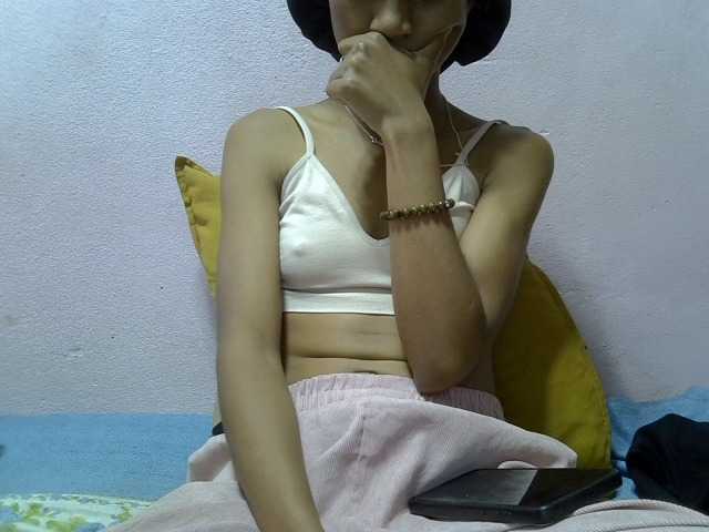 Yalane live cam on BongaCams