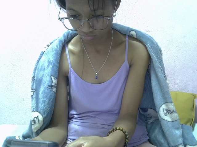Yalane live cam on BongaCams