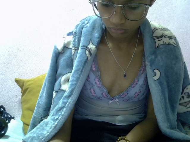 Yalane live cam on BongaCams
