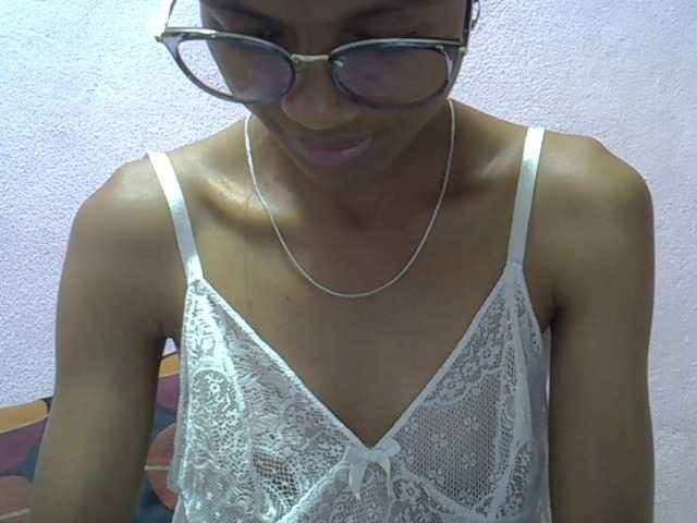 Yalane live cam on BongaCams