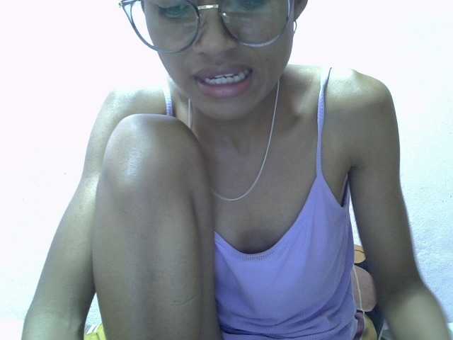 Yalane live cam on BongaCams