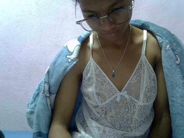 Yalane live cam on BongaCams