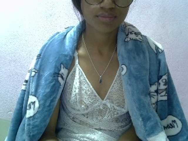 Yalane live cam on BongaCams
