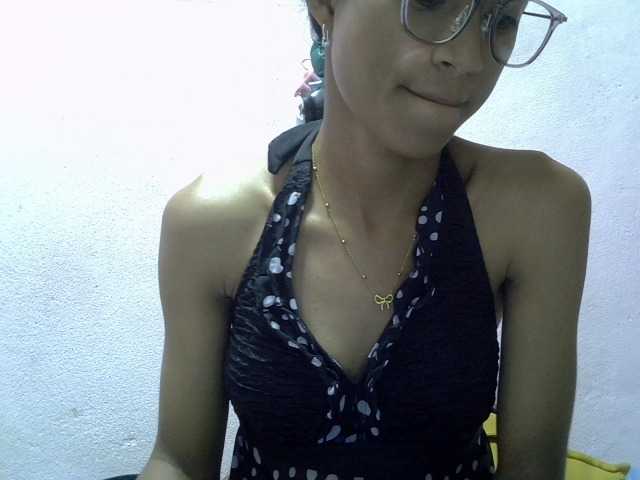 Yalane live cam on BongaCams