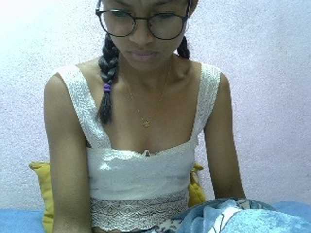 Yalane live cam on BongaCams